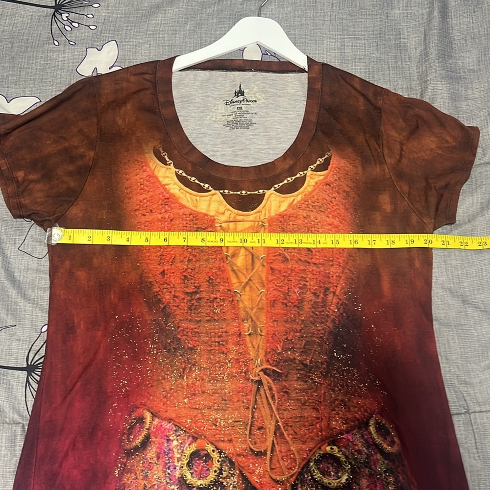 Disney Parks 25 Years of HOCUS POCUS T Shirt - Picture 6 of 9